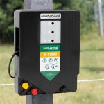 Électrificateur de clôture 230 V 10 200 V énergie 11 J affichage LED technologie impulsion longueur clôture jusqu’à 80 km