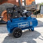 Compresseur d’air 400 V cuve 100 L 10 bar tri-cylindres entraînement par courroie 550 L/min