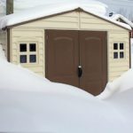 Abri de jardin en vinyle 10 x 8 avec 3 fenêtres kit de fondation métal 324,8 x 247 x 233,2 cm